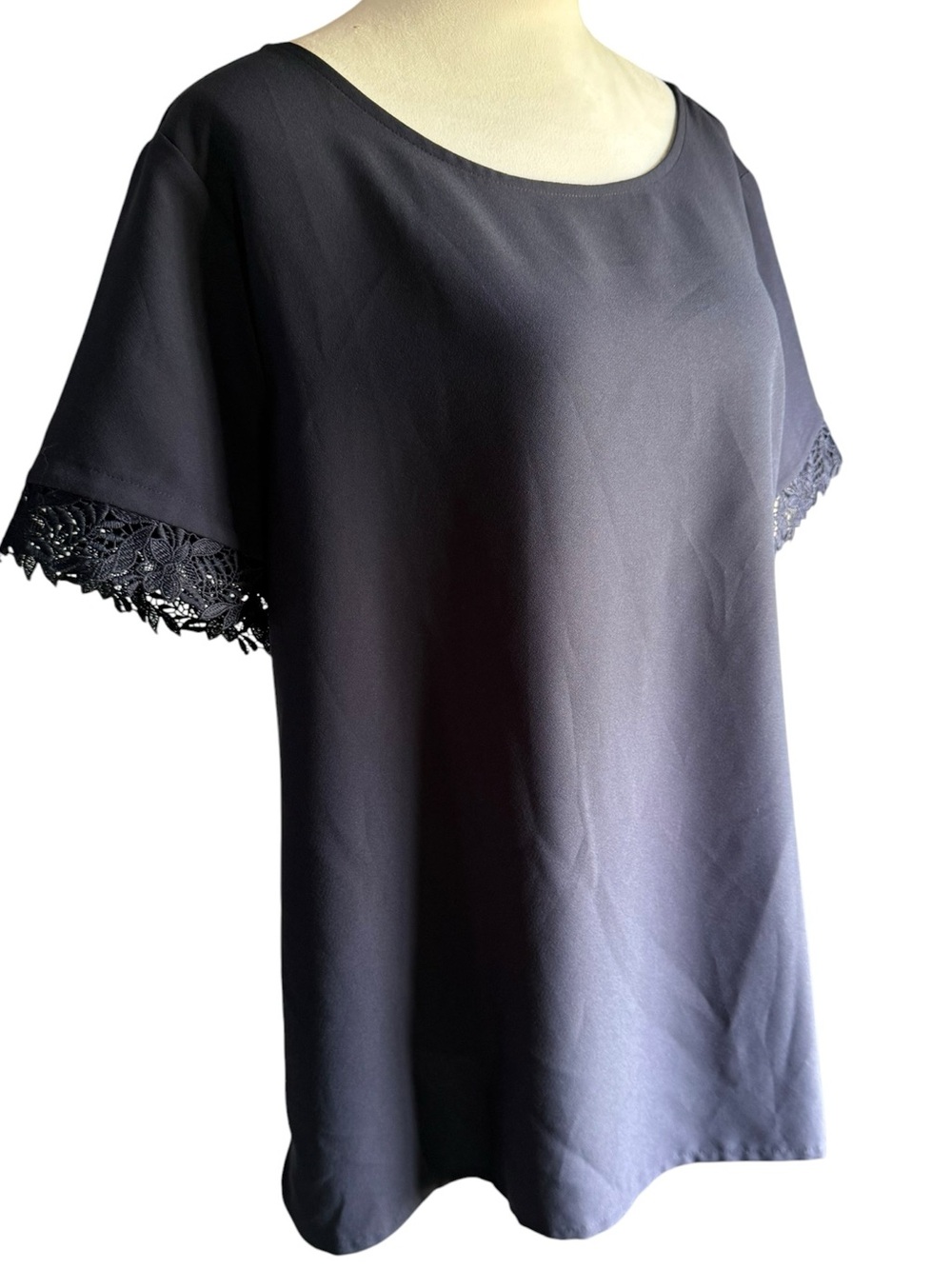 Ann Taylor Classic Navy Blue Women's Short-Sleeve Top with Lace Trim